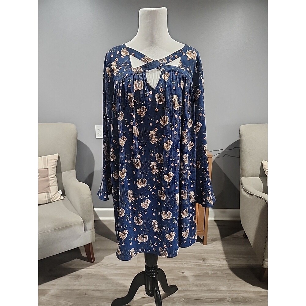 Doe & Rae Bell Sleeve V Neck Ball Fringe  Shift Dress Blue/Blue Lined